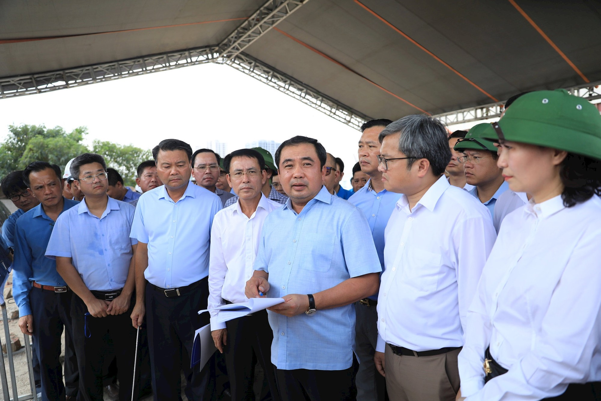 Bí thư Thành ủy Hà Nội chỉ đạo bảo đảm tiến độ các dự án giao thông trọng điểm - Ảnh 1.