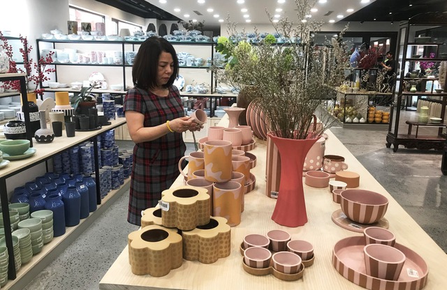 Từ ‘đất trăm nghề’ đền làng nghề xanh, làng nghề số- Ảnh 1.
