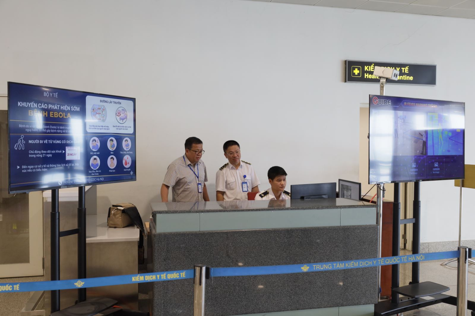 TRUNG TÂM KIỂM DỊCH Y TẾ QUỐC TẾ HÀ NỘI HOẠT ĐỘNG KIỂM SOÁT DỊCH BỆNH TẠI CỬA NGÕ HÀNG KHÔNG