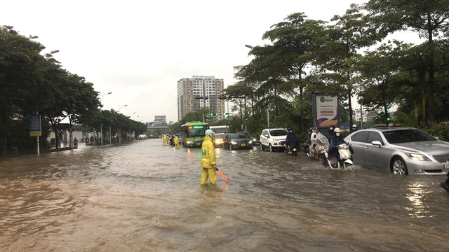 Hà Nội đẩy mạnh đầu tư hạ tầng thoát nước, hướng tới giải quyết ngập úng bền vững- Ảnh 1. Hà Nội đẩy mạnh đầu tư hạ tầng thoát nước, hướng tới giải quyết ngập úng bền vững- Ảnh 1.
