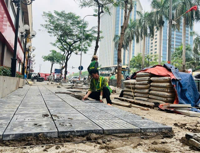 Hà Nội siết chặt quản lý thi công vỉa hè- Ảnh 2.