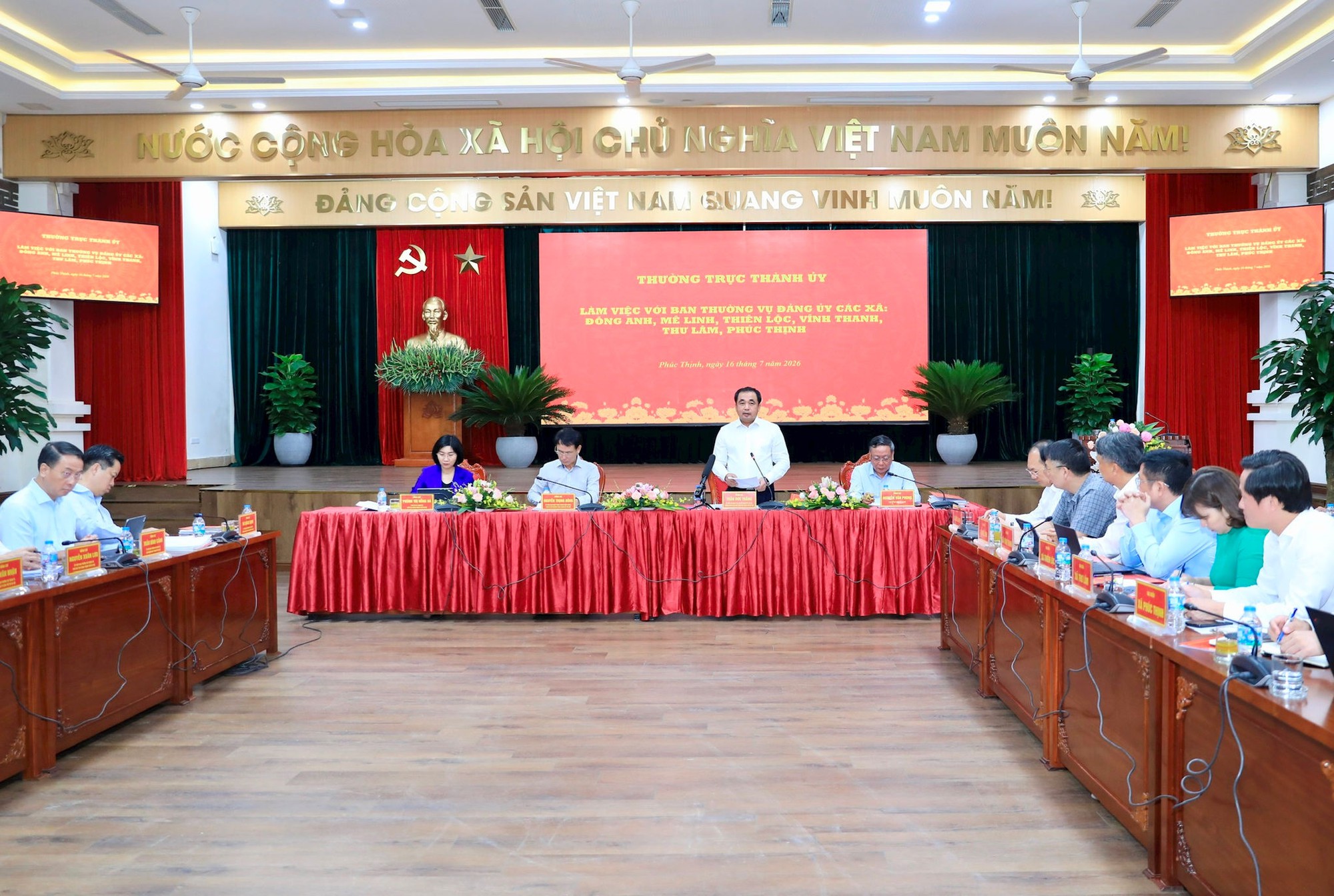Bí thư Thành ủy Hà Nội chỉ đạo tháo gỡ khó khăn, thúc đẩy phát triển vùng phía Bắc Thủ đô- Ảnh 1.