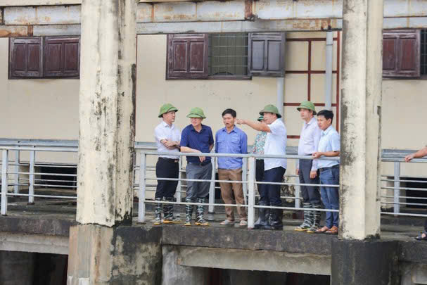 Báo động lũ trên nhiều sông, tăng cường ứng phó phòng chống thiên tai- Ảnh 4.