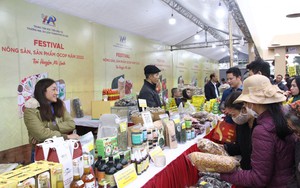 Festival nông sản tại Mê Linh thu hút đông đảo khách tham quan