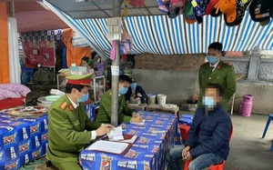 Xử lý nghiêm các trường hợp 'cò mồi', 'xin tiền đò' du khách tại chùa Hương