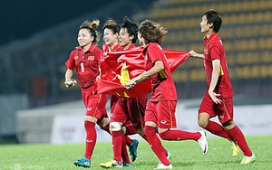 Tặng thưởng cho thành viên đội Bóng đá nữ Hà Nội 1 tỷ đồng
