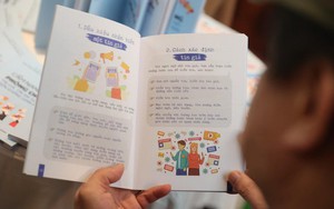 Phổ biến Cẩm nang phòng chống tin giả, tin sai sự thật trên không gian mạng