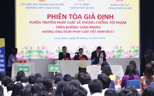 Học sinh Hà Nội hưởng ứng ngày pháp luật Việt Nam