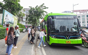 ‘Xanh hóa’ hệ thống giao thông công cộng