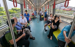 Metro Nhổn-Ga Hà Nội: Lượng khách cuối tuần phá vỡ 'kỷ lục'