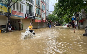 Hà Nội: Các quận, huyện ứng phó ngập lụt, bảo đảm an toàn cho người dân