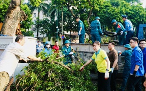 Tăng cường nhân lực xử lý rác thải, bảo đảm vệ sinh môi trường sau bão số 3