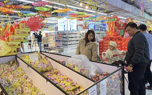 Siêu thị ‘tung’ nhiều ưu đãi, ‘hút’ khách dịp Tết dương lịch