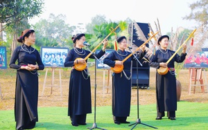 Rộn ràng sắc xuân với chương trình 'Đón xuân ở bản em'