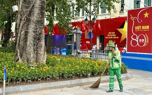 Hà Nội: Bàn giao công tác quản lý duy trì vệ sinh môi trường cho cấp xã