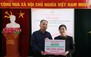 Hội Chữ thập đỏ thành phố Hà Nội chung tay ủng hộ đồng bào vùng lũ