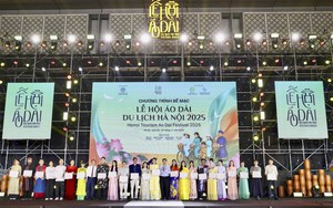 Áo dài - nhịp cầu kết nối văn hóa và du lịch Thủ đô