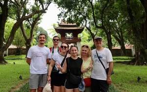 Vì sao ngành du lịch Thủ đô đón lượng khách và doanh thu kỷ lục?