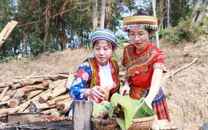 Người trẻ dân tộc Mông giới thiệu văn hóa truyền thống tại Thủ đô