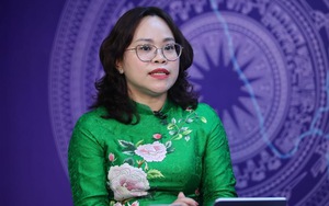 Mạnh dạn đưa robot AI phục vụ hành chính công