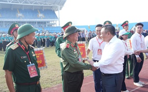 Chủ tịch UBND TP. Hà Nội thăm, động viên khối tham gia Lễ kỷ niệm, diễu binh, diễu hành A80