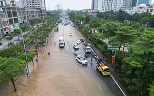 Hà Nội: Phân luồng từ xa tránh úng ngập trên đường Võ Chí Công