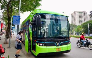 Hà Nội hỗ trợ 70% lãi suất vay vốn đầu tư xe buýt điện, năng lượng xanh