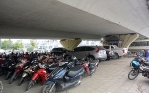 Hà Nội rà soát, di dời các bãi trông giữ xe khỏi gầm cầu trước 30/10