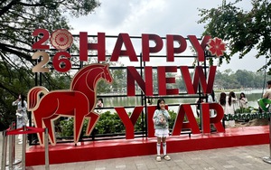 Hà Nội yêu cầu không tổ chức thăm, chúc Tết cấp trên và lãnh đạo các cấp