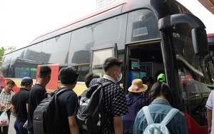 Hà Nội tăng cường hơn 2.400 xe phục vụ hành khách dịp Tết Nguyên đán