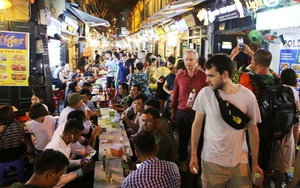 Hà Nội đón dòng khách quốc tế tăng vọt từ những ngày đầu năm 2026