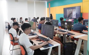 Hà Nội đổi mới tuyển dụng công chức, gắn trách nhiệm với chất lượng phục vụ người dân - Ảnh 2.