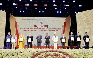 Hà Nội vinh danh 9 ‘Công dân Thủ đô ưu tú’ và biểu dương 15 gương điển hình tiên tiến