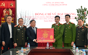 Chủ tịch UBND TP. Hà Nội thăm, động viên cán bộ, chiến sĩ Công an phường Ba Đình