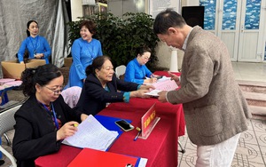 Hà Nội: Gần 90% cử tri đi bầu cử tính đến 15h ngày 15/3