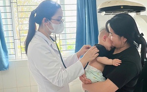 Dịch bệnh tay chân miệng vào mùa: Chuyên gia cảnh báo nguy cơ biến chứng nặng ở trẻ