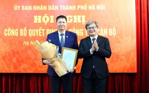 Trao quyết định bổ nhiệm Giám đốc Trung tâm Phục vụ hành chính công Hà Nội