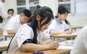 Thí sinh Hà Nội bước vào kỳ thi tốt nghiệp THPT 2026: Tự tin và quyết tâm