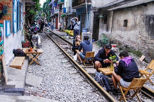 Hà Nội hoàn thành ‘xoá sổ’ các quán cafe đường tàu