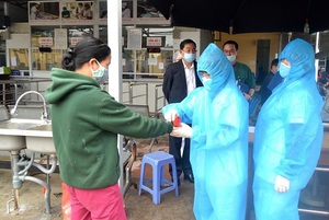 Trạm y tế lưu động không tiếp nhận F0 đang mang thai hay mắc bệnh lý nền