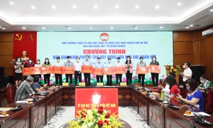 Hỗ trợ xây dựng 100 nhà Đại đoàn kết