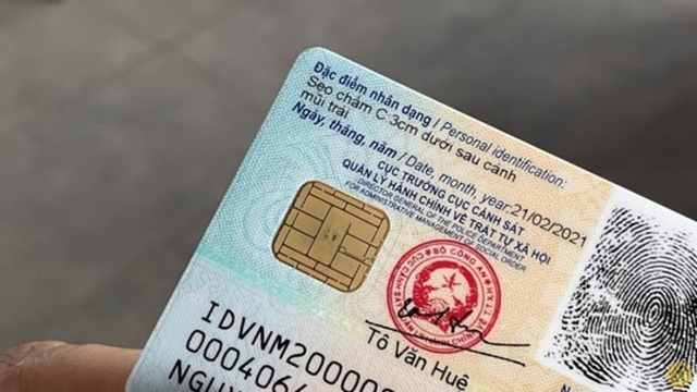 Noi Bai International Airport to apply fast check-in chip-based ID   - Ảnh 1.