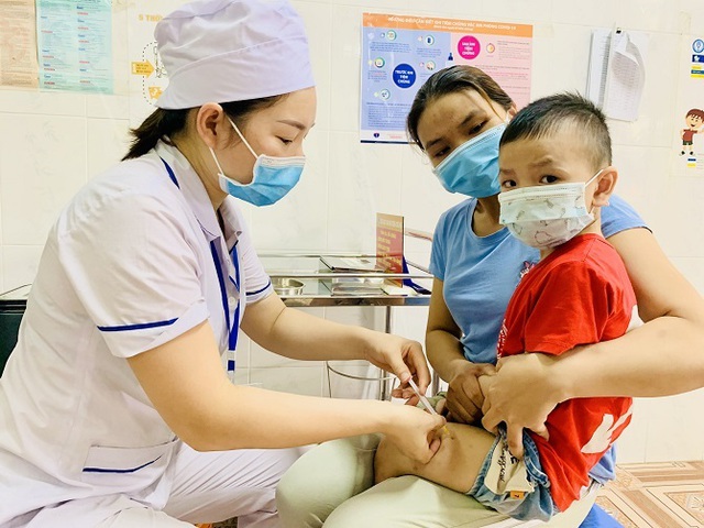 Under 1-year-old children to get two doses of IPV - Ảnh 1.