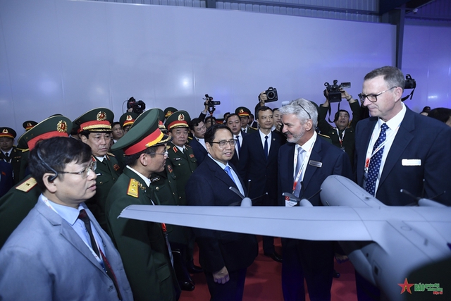 First int’l arms expo takes place in Ha Noi - Ảnh 5.