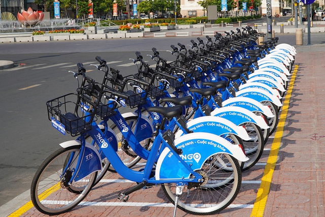 Capital to pilot public bicycle service in five inner districts - Ảnh 1.