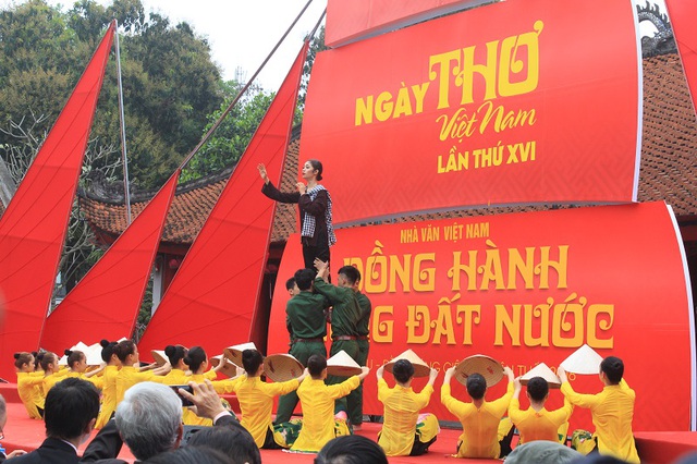 Thang Long Citadel destined for Poetry Day - Ảnh 1.