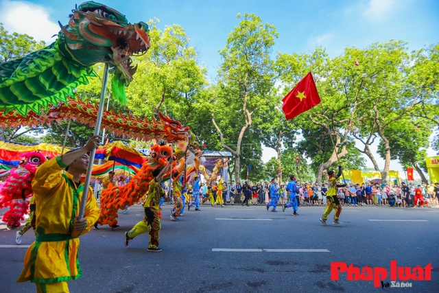 Autumn Festival attracts 80,000 visitors - Ảnh 1.