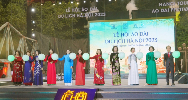 Ha Noi Ao Dai Tourism Festival 2023 opens - Ảnh 1.
