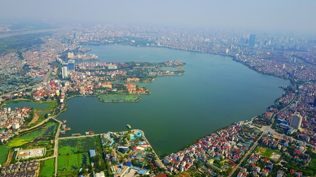 West Lake to be cleaned up - Ảnh 1.