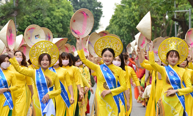 Tourism Ao Dai Festival 2023 to take place in mid-October - Ảnh 1.